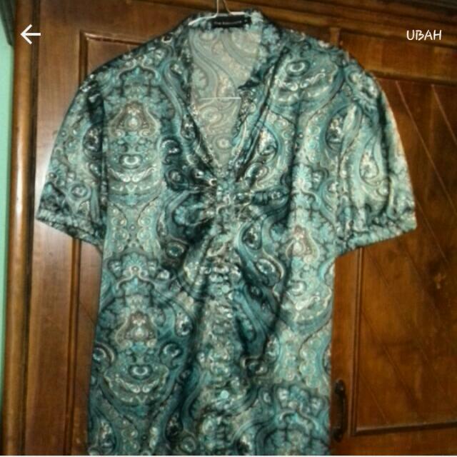 Baju Kemeja Kantor Bahan Satin Merk Excecutive Fesyen Wanita Pakaian Wanita Atasan Di Carousell