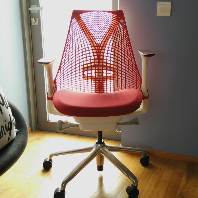 Herman miller on sale chair carousell