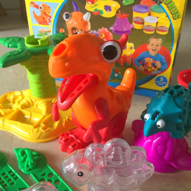 Play shop doh chomposaurus