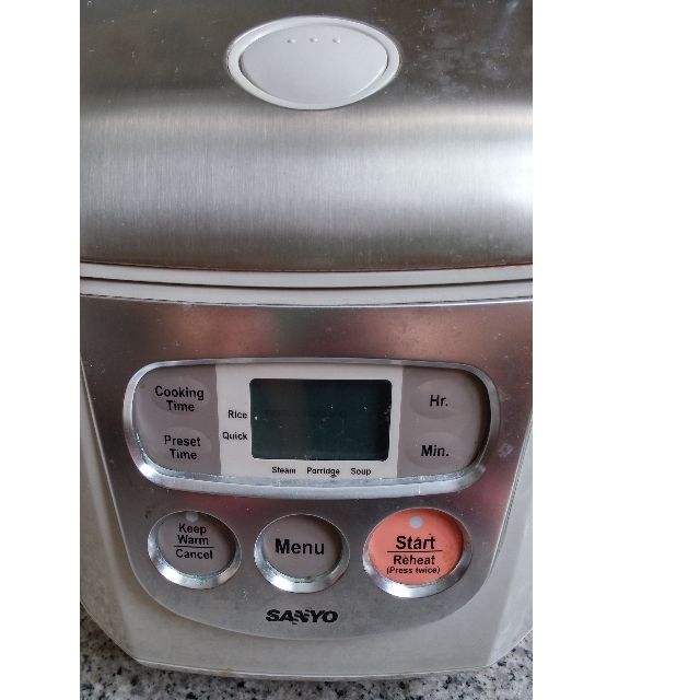 SANYO Sanyo rice cooker ECJ118M, TV & Home Appliances, Kitchen