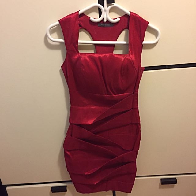 Suzy shier deals red dress