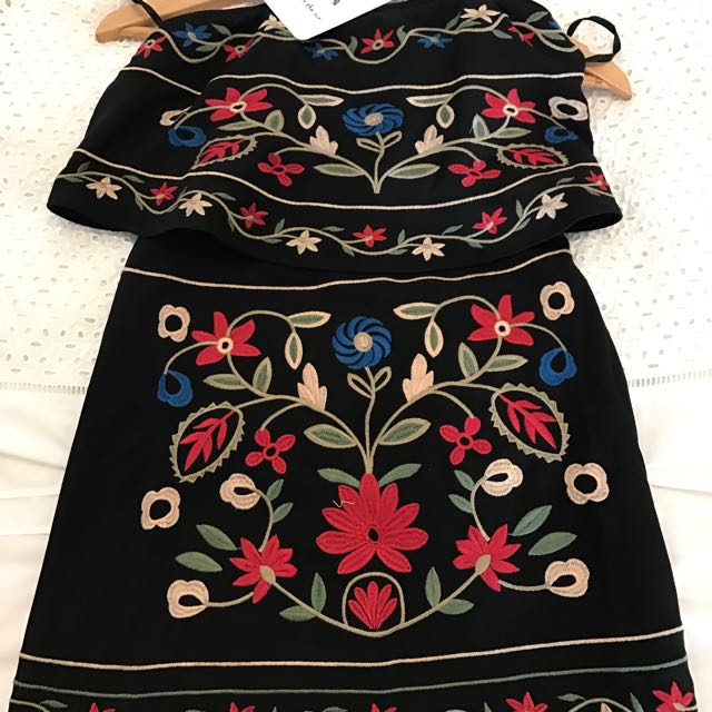 Here Comes The Sun Embroidered Strapless Dress Women S Fashion