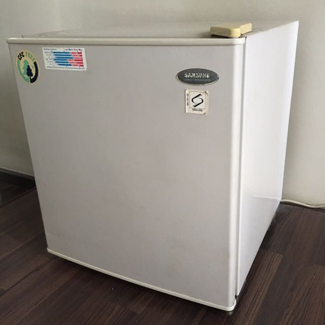 Samsung Mini Fridge, TV & Home Appliances, Kitchen Appliances