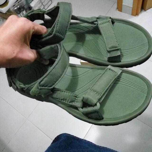 birkenstock or teva