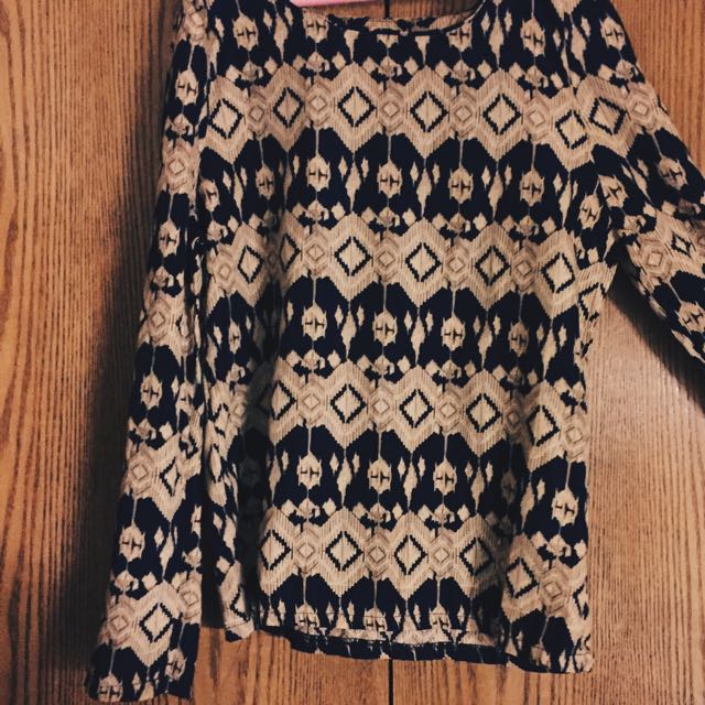 Patterned Tops (Category: Other Tops) located in Singapore. Submitted by asdfghid (Listing ID 92022192, Image 2). Description: .
