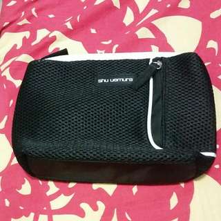 Shu Uemura 黑色網料化妝袋64216903281027110
