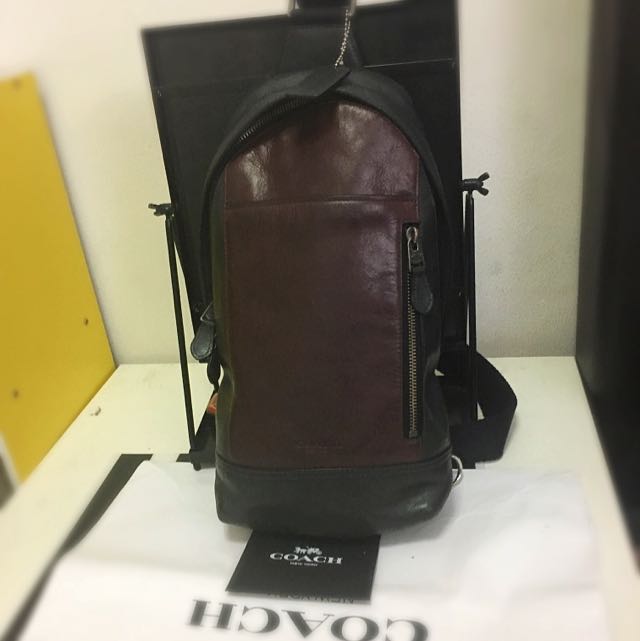 Coach manhattan store sling pack