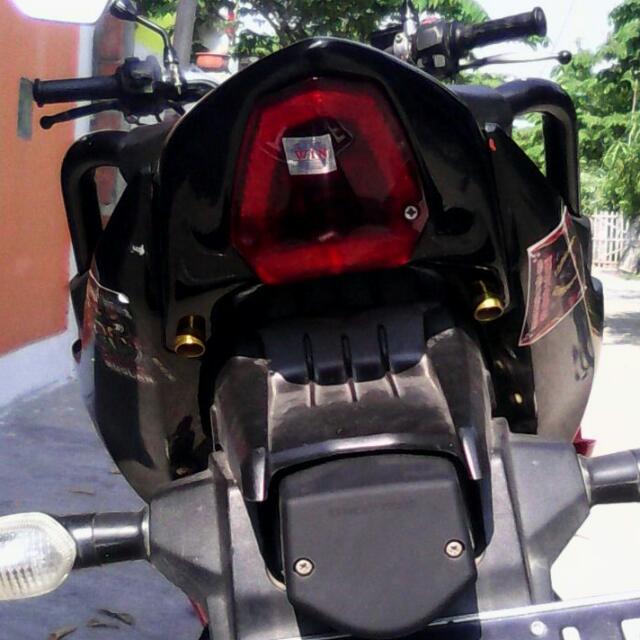 yamaha fz16 tail light