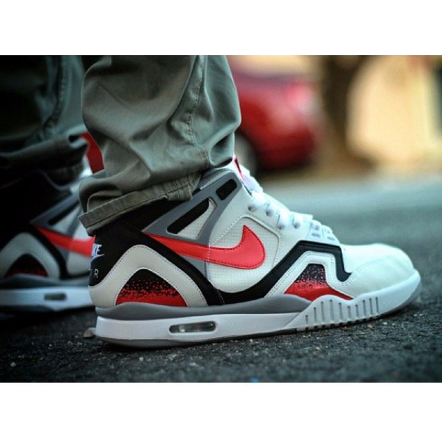 USED] Authentic Nike Air Tech Challenge II Hot Lava, Men's Fashion,  Footwear on Carousell