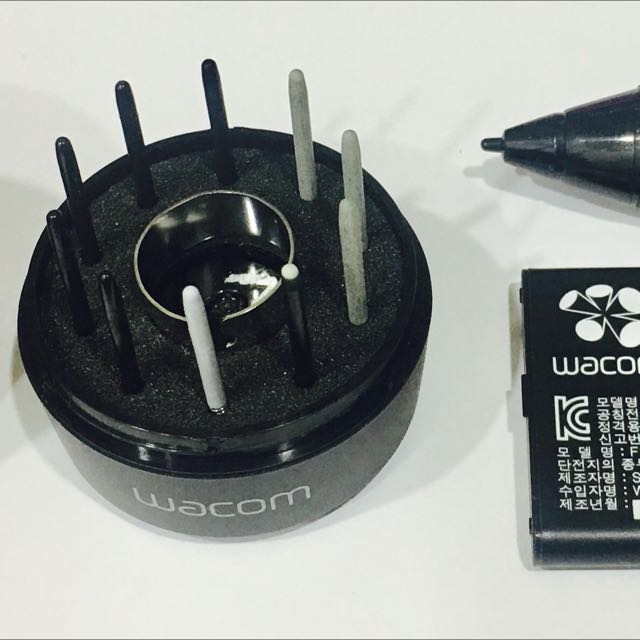 Wacom Intuos 5 Touch with Wireless Accessory Kit, Computers & Tech ...