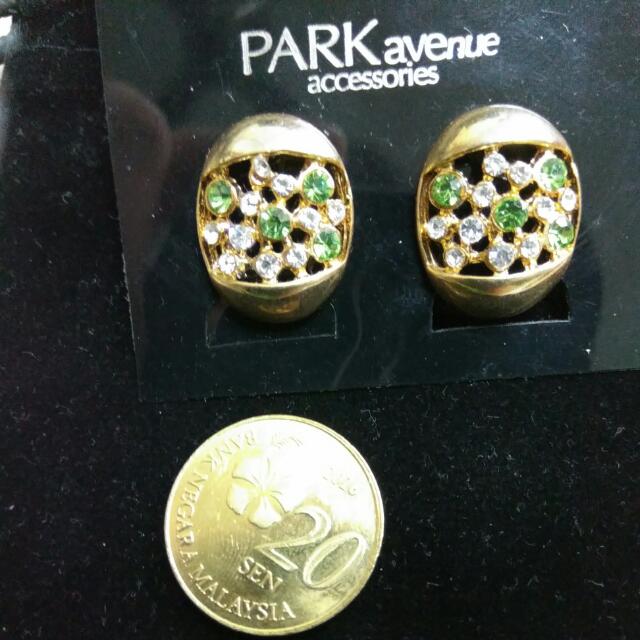 Assorted Earing (Category: Earrings) located in Georgetown. Submitted by sunnie_love (Listing ID 92339855, Image 2). Description: .
