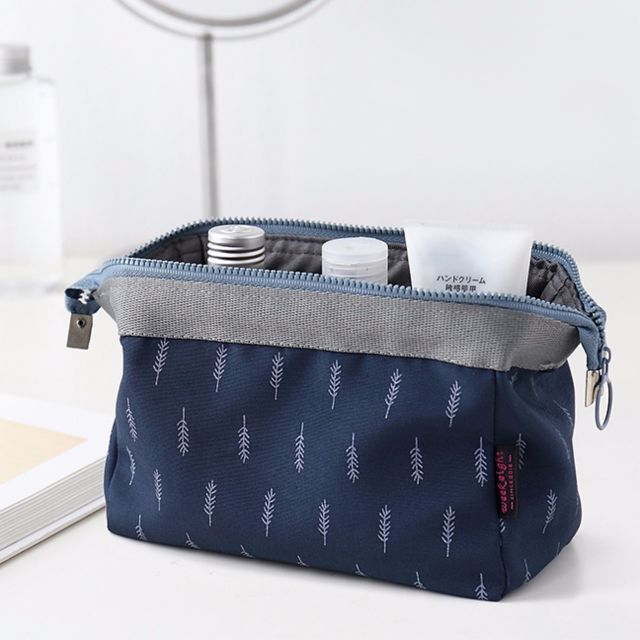 kate spade toiletry bag