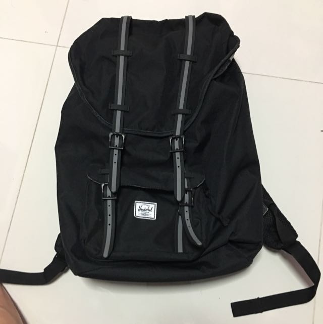 Herschel Hounds Little America 23.5L Full Volume Men s Fashion Bags Backpacks on Carousell