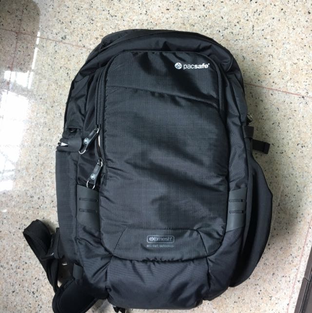 Pacsafe v16 store