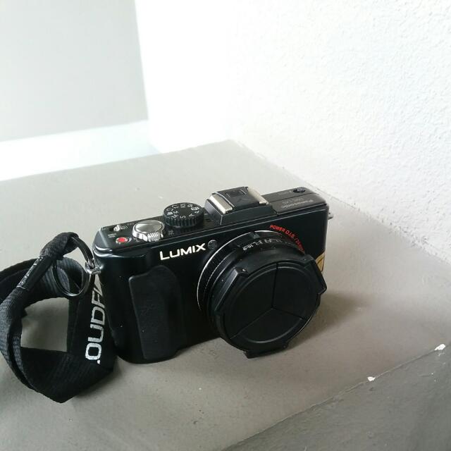 Panasonic lumix LX5, Photography, Cameras on Carousell