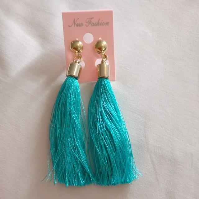 Tassel (Medium Thread Type) (Category: Other Accessories) located in Singapore. Submitted by salesdelicious (Listing ID 92322249, Image 2). Description: .