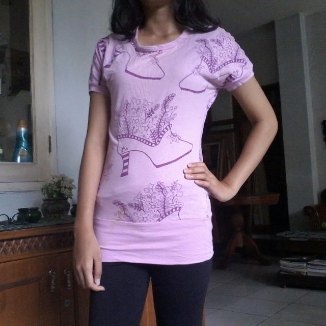 Kaos Ungu Muda Pastel Fesyen Wanita Pakaian Wanita Atasan Di Carousell