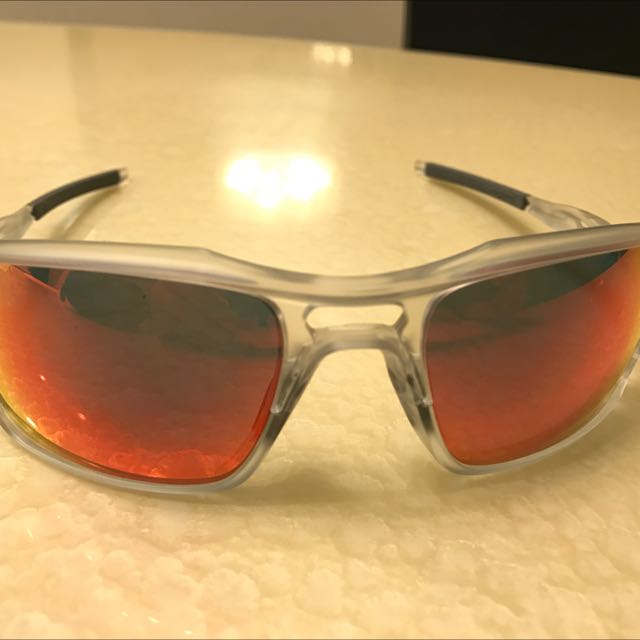 Oakley Triggerman (Category: Water Sports) located in Singapore. Submitted by sttan77 (Listing ID 92544686, Image 2). Description: Bought in Australia. Never worn before. Price inclusive of original hard casing..