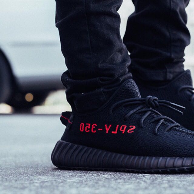 yeezy 350 black outfit
