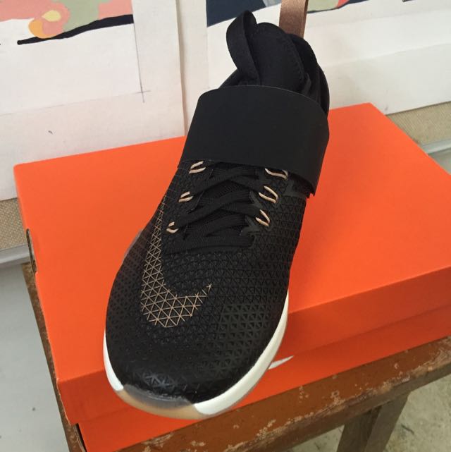Nike Air Zoom Strong US5.5 Carousell