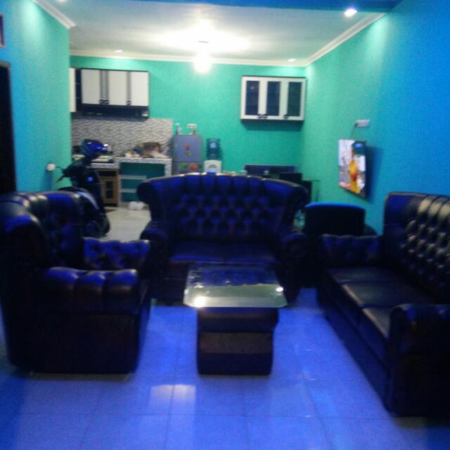 Rumah Lt 100m Persegi Kt 2 Km 1 Teras Dan Garasi Ruang Tamu