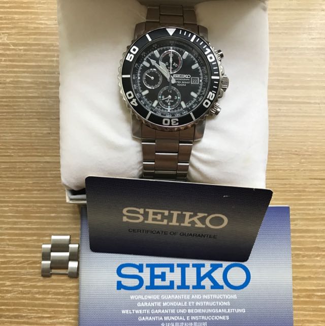 Seiko Chronograph 100m Quartz 45mm Watch, Men's Fashion, Watches &  Accessories, Watches on Carousell