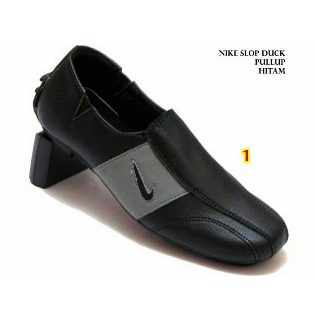 Sepatu Casual Pria Nike Slip On Kulit Slop Kuliah Kerja Formal Murah Santai Fesyen Pria Sepatu Di Carousell