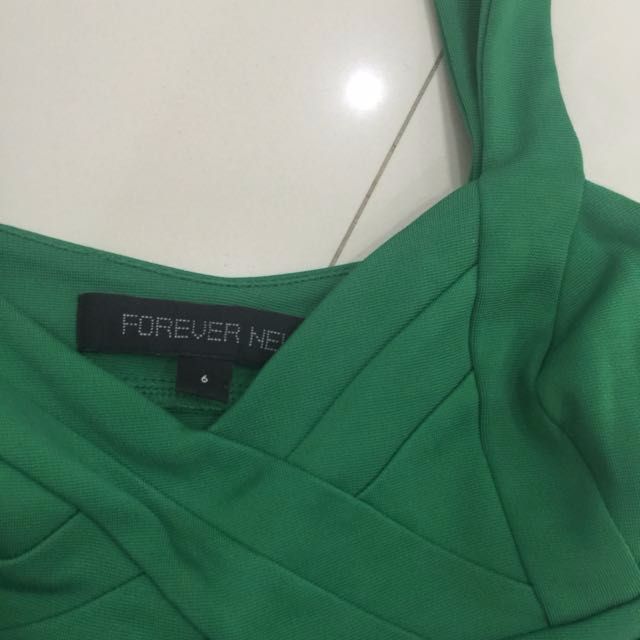 Forever New Kelly Green Bodycon Bandage Dress, Women's Fashion, Dresses &  Sets, Dresses on Carousell