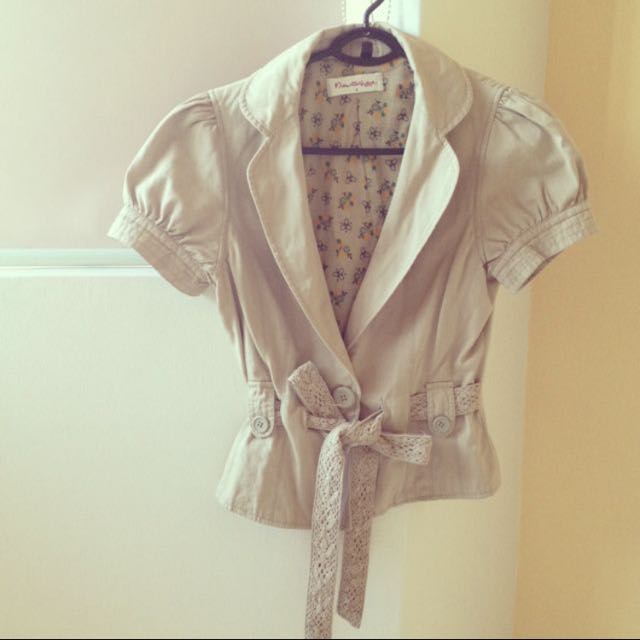 Miss Selfridge short sleeved crop khaki jacket Women s Fashion