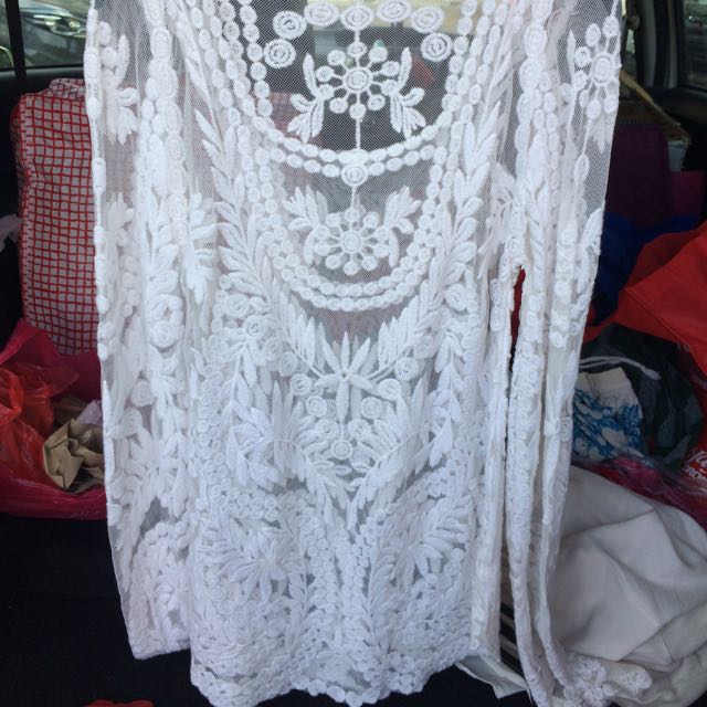 Top (Category: Tops) located in Gombak. Submitted by ecah_erin (Listing ID 92767540, Image 2). Description: .