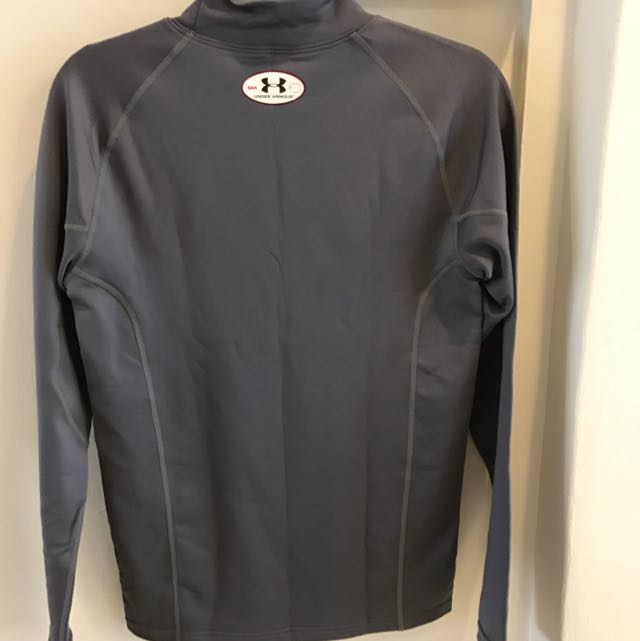 Under Armour Pullover (Category: Activewear) located in Singapore. Submitted by jerome_sim (Listing ID 92759421, Image 2). Description: .