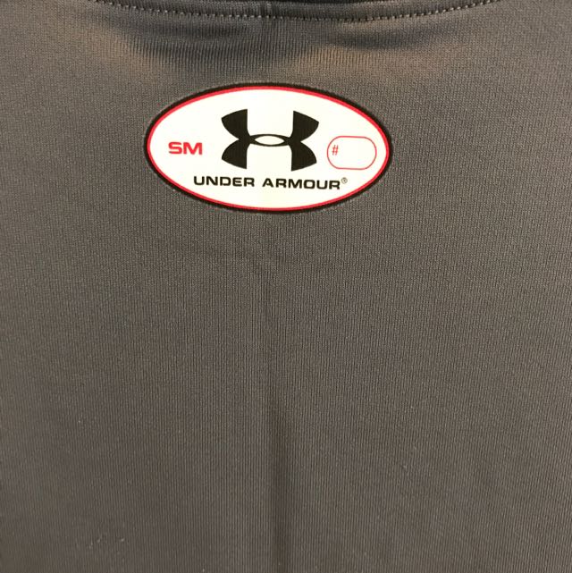 Under Armour Pullover (Category: Activewear) located in Singapore. Submitted by jerome_sim (Listing ID 92759421, Image 3). Description: .