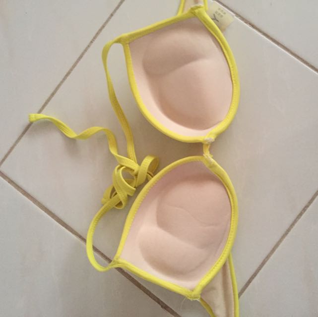 Bikini (Category: Other Bottoms) located in Klang. Submitted by joansys (Listing ID 92954255, Image 2). Description: .