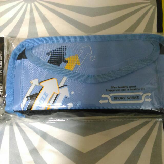 Pencil Case (Category: Stationery & School Supplies) located in Singapore. Submitted by e.turn (Listing ID 93064821, Image 1). Description: .