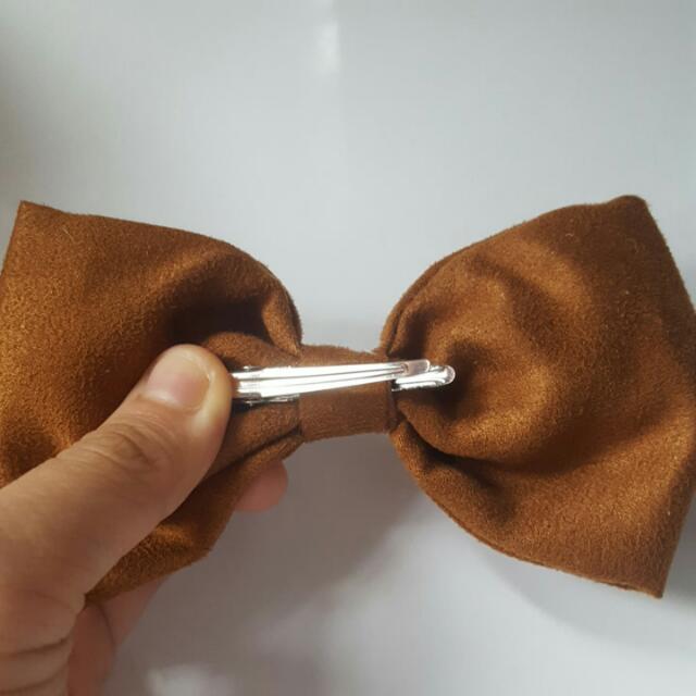 Bows (Category: Other Accessories) located in Singapore. Submitted by sarac12 (Listing ID 93023280, Image 2). Description: .