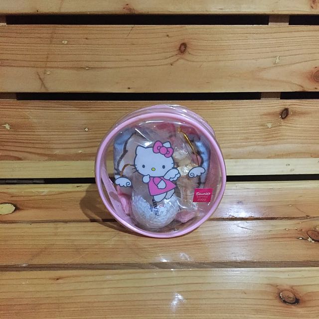 [REPRICED] Hello Kitty Golf Ball & Tee Set (Category: Racket and Ball Sports) located in Pasig City. Submitted by seeril (Listing ID 92915870, Image 1). Description: .