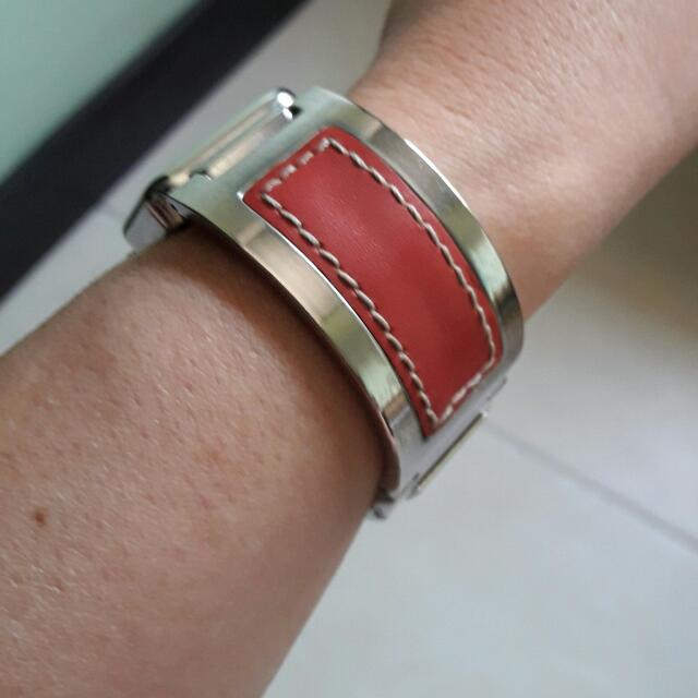 style and co..authentic watch (Category: Women's Watches) located in Quezon City. Submitted by simpyirresistable (Listing ID 92921038, Image 2). Description: From Newyork City Authentic Used but not abused Silver with Red Strap.