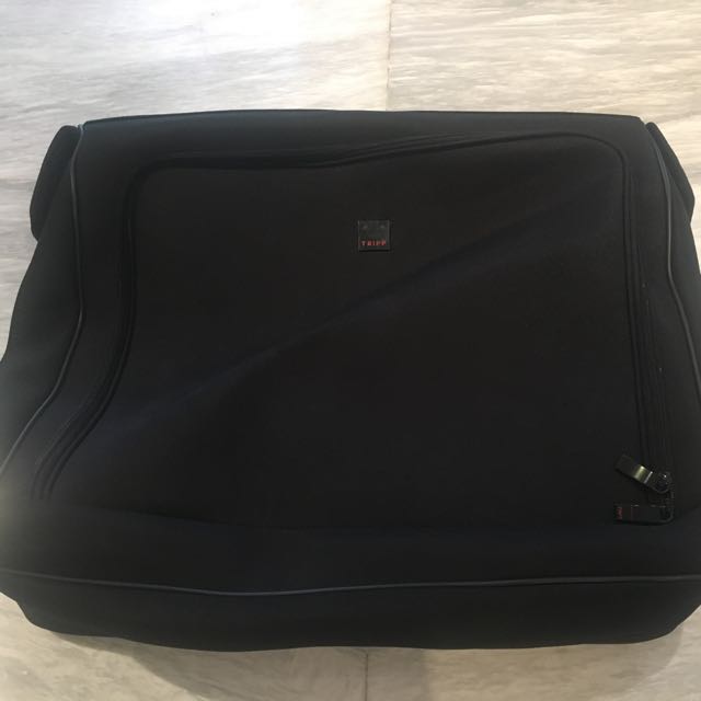 tripp suit carrier