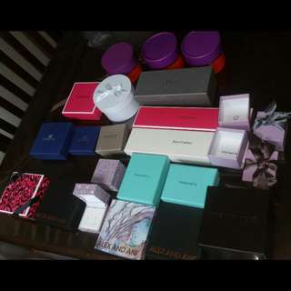 Tiffany, Dior, Juicy Couture, Michael Kors, Kate Spade, Swarovski, Peoples, Michael Hill, Alex & Ani Boxes Tiffany, Dior, Juicy Couture, Michael Kors, Kate Spade, Swarovski, Peoples, Michael Hill, Alex & Ani Boxes