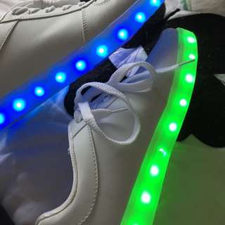 LED LIGHT UP SHOES