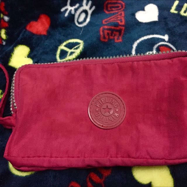 Kipling Multi compartment (Category: Purses & Pouches) located in Seremban. Submitted by elwapreloved (Listing ID 93224987, Image 1). Description: .