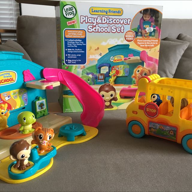 leapfrog play and discover school set