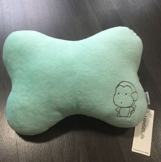 Miniso Life Neck Bone Shaped Car Pillow Car Accessories On Carousell