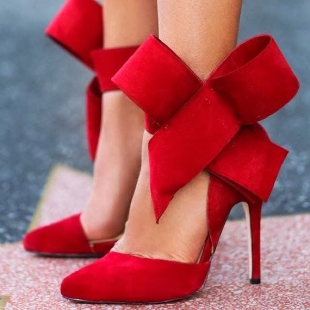 Red ribbon hotsell heels