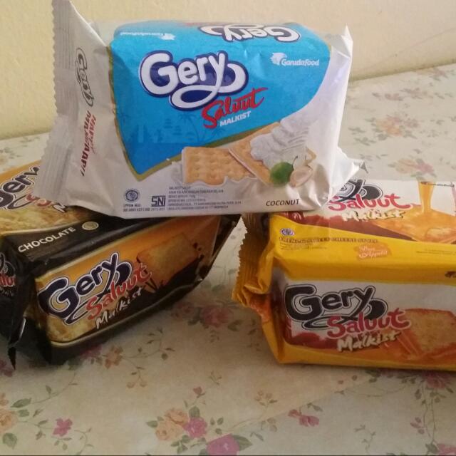 Biskut Gery Food Drinks Packaged Snacks On Carousell