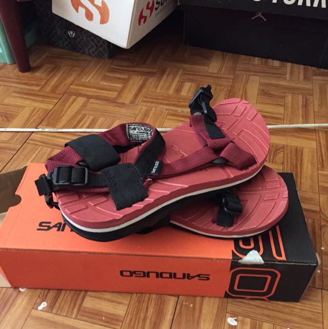 Orginal SANDUGO Hiking Sandals (Maroon 