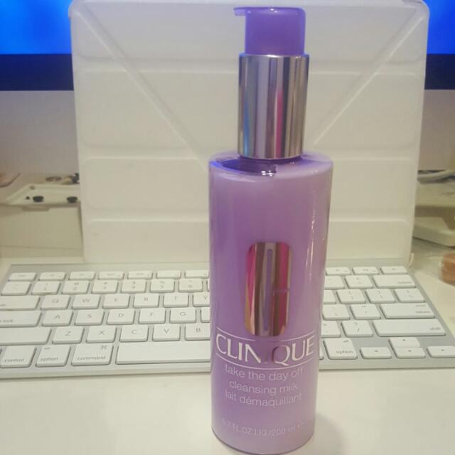 Clinique Cleansing Milk Makeup Remover