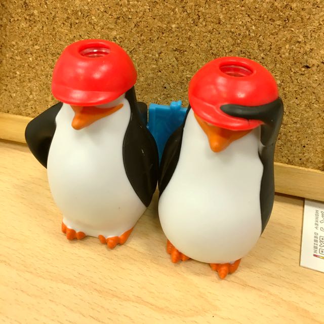 Binoculars: Penguins of Madagascar, 興趣及遊戲, 玩具 & 遊戲類 - Carousell