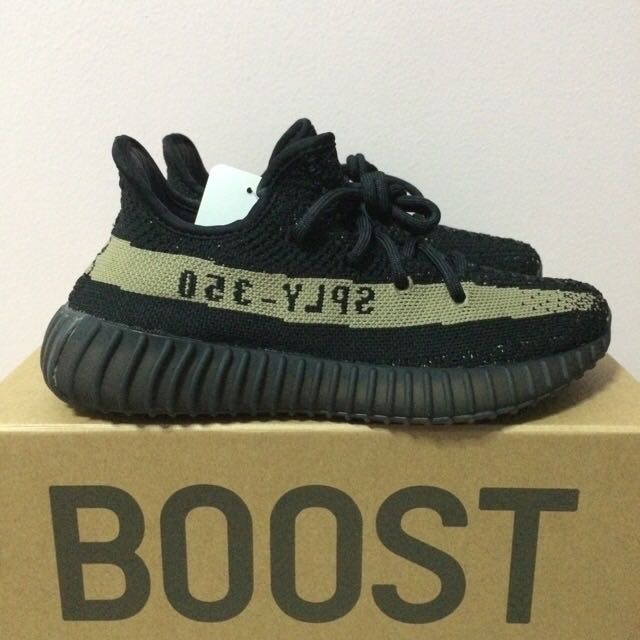 Adidas Yeezy Boost 350 V2 Green, Women's Fashion, Footwear, Sneakers on  Carousell