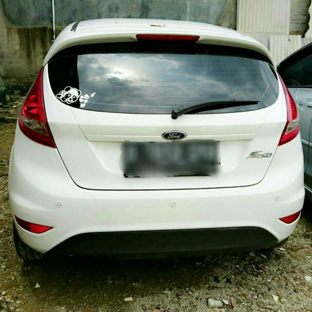 Ford Fiesta 1 4 At Hatchback Jual Mobil Second Murah Jakarta Mobil Motor Mobil Untuk Dijual Di Carousell